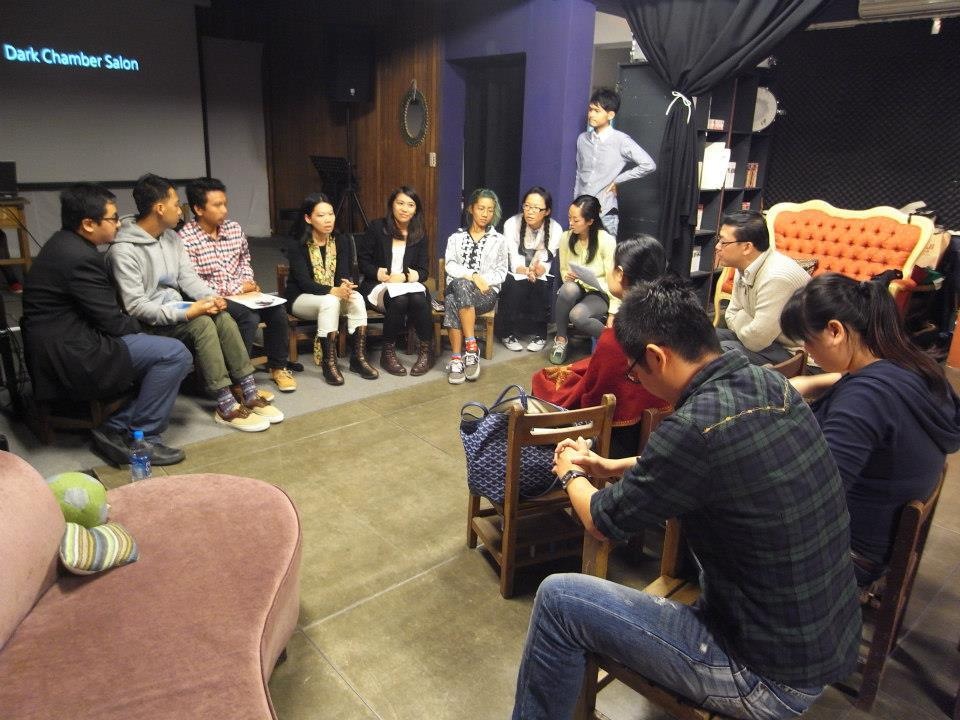 Art talk in Nan-hai Gallery