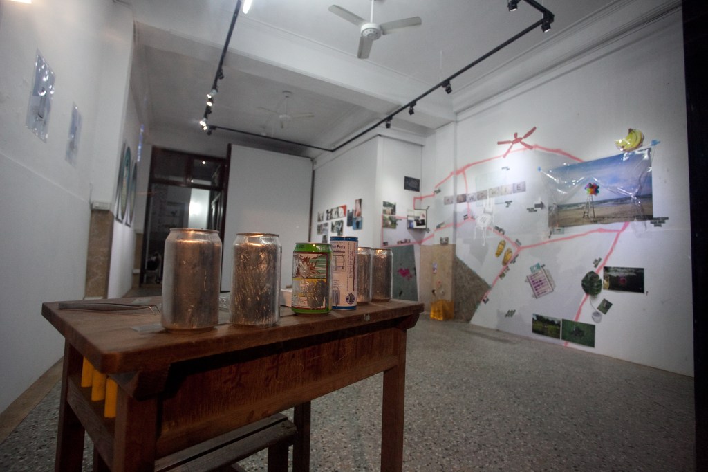 Flaneur in the Insular Cities